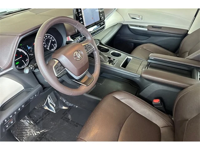 SEMINUEVOS TOYOTA Sienna at ELK GROVE in Elk Grove Buick GMC