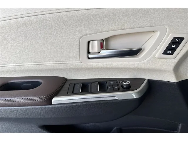 SEMINUEVOS TOYOTA Sienna at ELK GROVE in Elk Grove Buick GMC