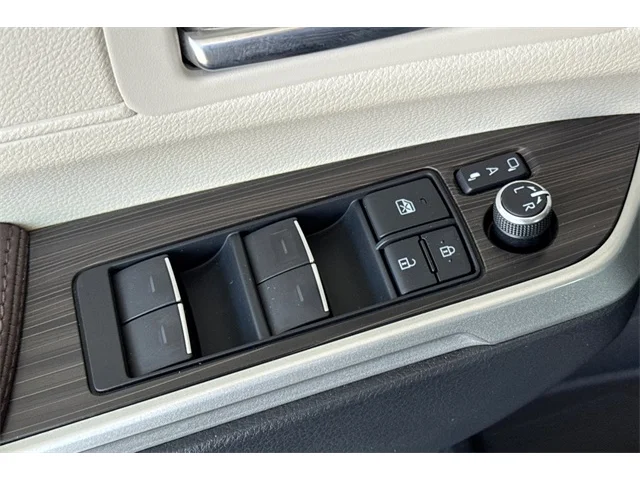 SEMINUEVOS TOYOTA Sienna at ELK GROVE in Elk Grove Buick GMC