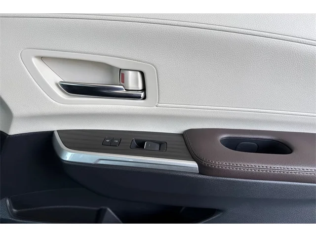 SEMINUEVOS TOYOTA Sienna at ELK GROVE in Elk Grove Buick GMC