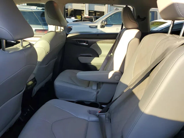 SEMINUEVOS TOYOTA Highlander Hybrid a Estados en autogozo