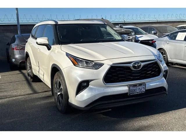 SEMINUEVOS TOYOTA Highlander at ELK GROVE in Elk Grove Buick GMC