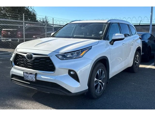 SEMINUEVOS TOYOTA Highlander at ELK GROVE in Elk Grove Buick GMC