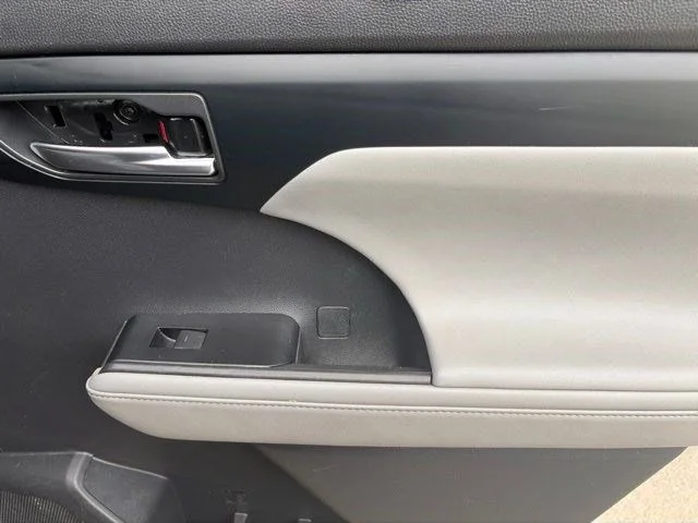 SEMINUEVOS TOYOTA Highlander a Estados en autogozo