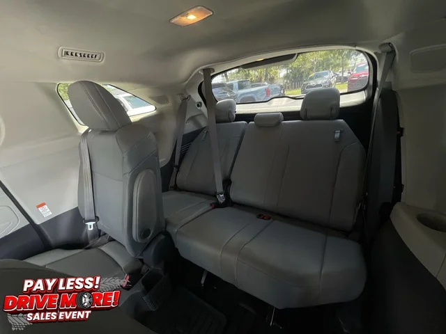 SEMINUEVOS TOYOTA Sienna a Estados en autogozo