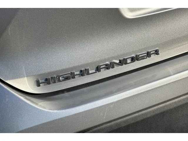 SEMINUEVOS TOYOTA Highlander at ELK GROVE in Elk Grove Buick GMC