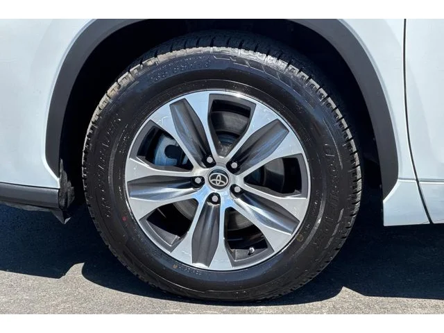 SEMINUEVOS TOYOTA Highlander at ELK GROVE in Elk Grove Buick GMC
