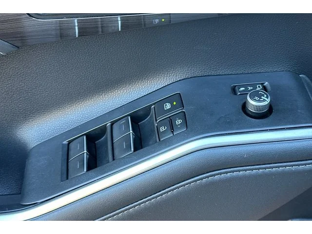 SEMINUEVOS TOYOTA Highlander at ELK GROVE in Elk Grove Buick GMC