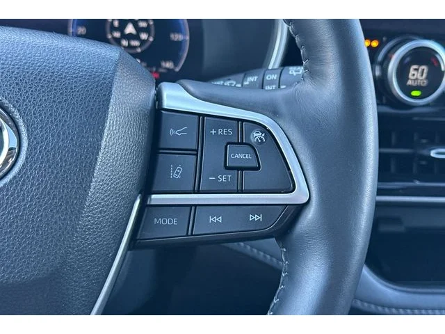 SEMINUEVOS TOYOTA Highlander at ELK GROVE in Elk Grove Buick GMC