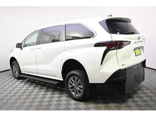 SEMINUEVOS TOYOTA Sienna a Estados en autogozo