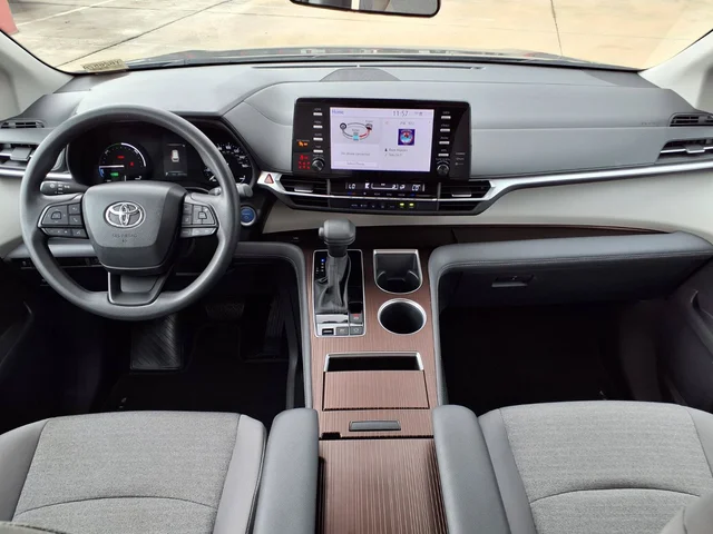 SEMINUEVOS TOYOTA Sienna a Estados en autogozo