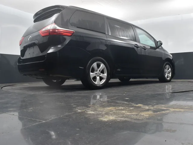 SEMINUEVOS TOYOTA Sienna a Estados en autogozo