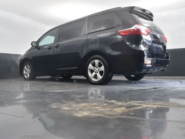 SEMINUEVOS TOYOTA Sienna a Estados en autogozo