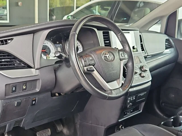 SEMINUEVOS TOYOTA Sienna a Estados en autogozo