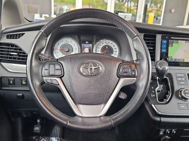 SEMINUEVOS TOYOTA Sienna a Estados en autogozo