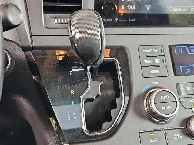 SEMINUEVOS TOYOTA Sienna a Estados en autogozo