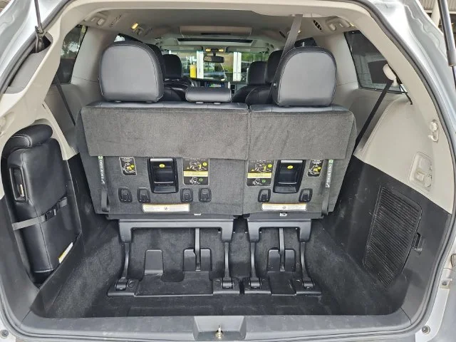 SEMINUEVOS TOYOTA Sienna a Estados en autogozo
