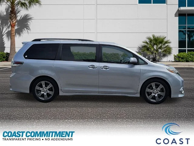 SEMINUEVOS TOYOTA Sienna a Estados en autogozo