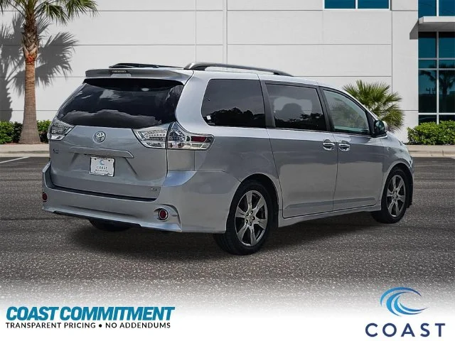 SEMINUEVOS TOYOTA Sienna a Estados en autogozo