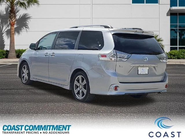 SEMINUEVOS TOYOTA Sienna a Estados en autogozo