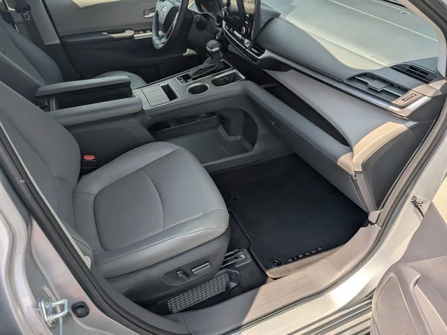 SEMINUEVOS TOYOTA Sienna a Estados en autogozo