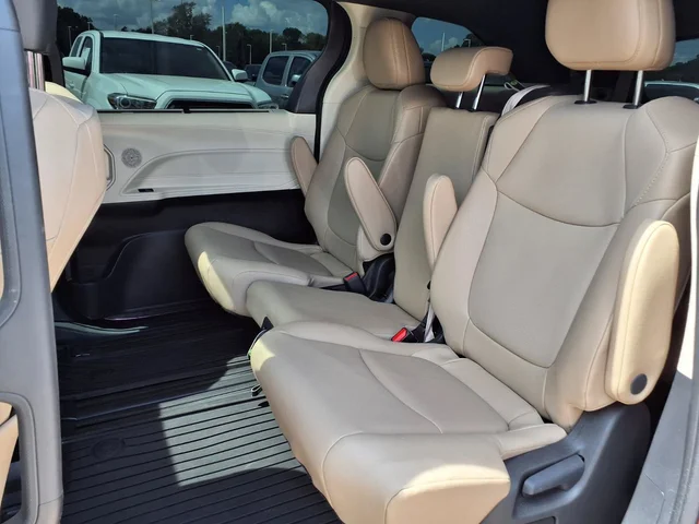 SEMINUEVOS TOYOTA Sienna a Estados en autogozo