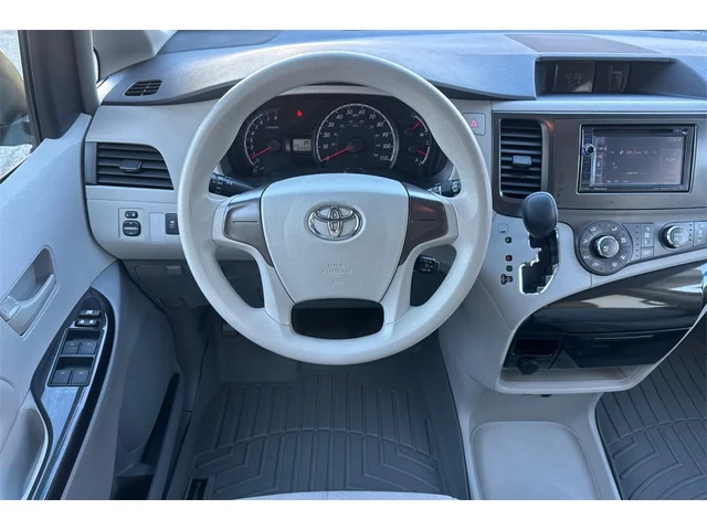 Pre-Owned TOYOTA Sienna at Anderson Honda in Palo Alto
