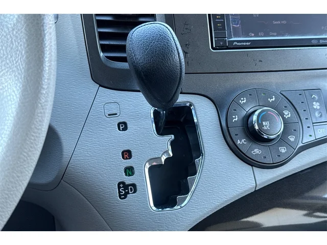 Pre-Owned TOYOTA Sienna at Anderson Honda in Palo Alto