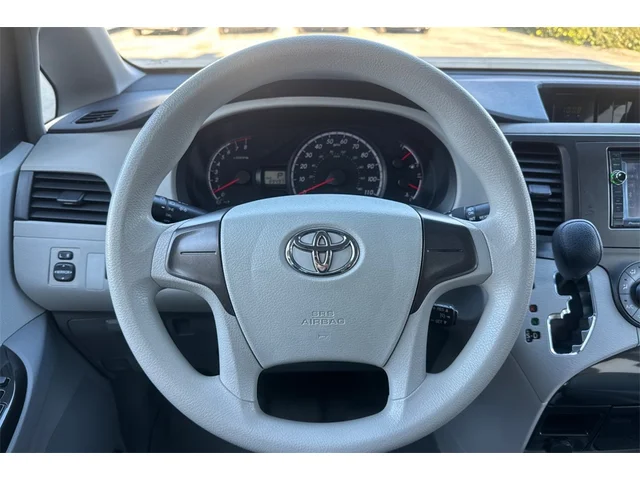 Pre-Owned TOYOTA Sienna at Anderson Honda in Palo Alto