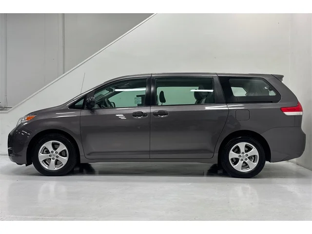 Pre-Owned TOYOTA Sienna at Anderson Honda in Palo Alto