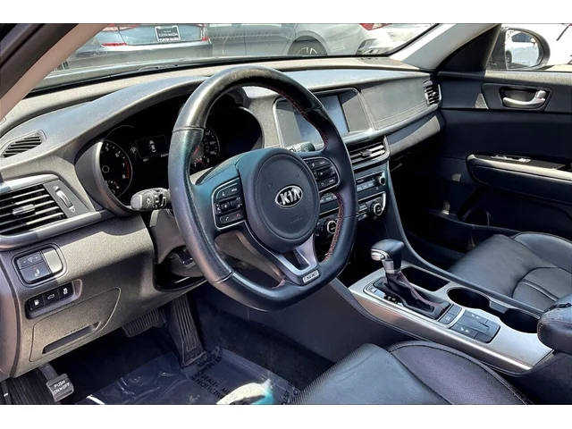 SEMINUEVOS KIA Optima a Tustin    en TUSTIN MAZDA
