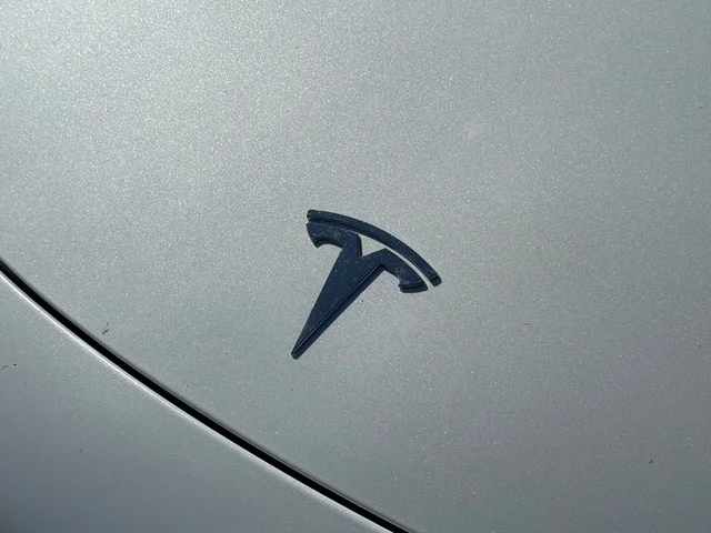 SEMINUEVOS TESLA Model 3 a Estados en autogozo