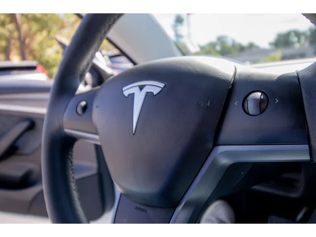 SEMINUEVOS TESLA Model 3 a Estados en autogozo