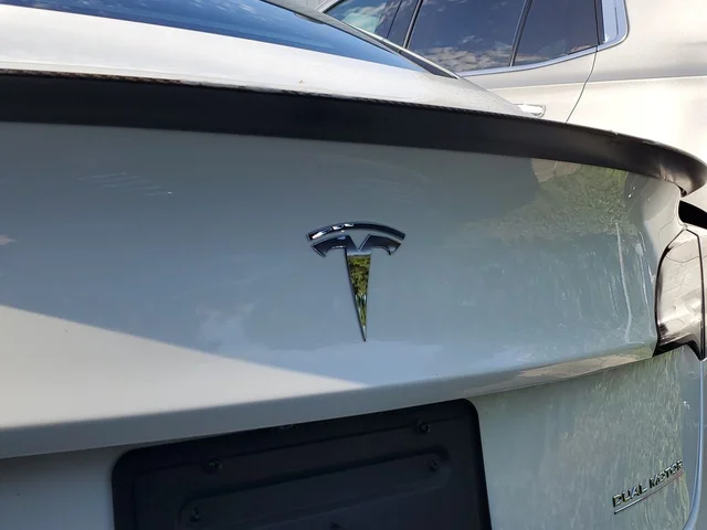 SEMINUEVOS TESLA Model 3 a Estados en autogozo