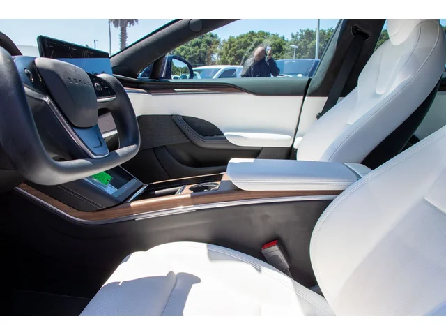 SEMINUEVOS TESLA Model S a Estados en autogozo