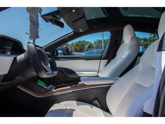 SEMINUEVOS TESLA Model S a Estados en autogozo
