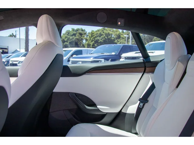 SEMINUEVOS TESLA Model S a Estados en autogozo