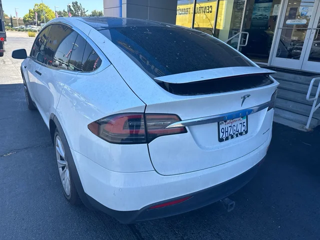 SEMINUEVOS TESLA Model X a Estados en autogozo