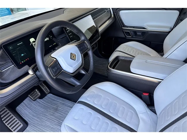 SEMINUEVOS RIVIAN R1T at ELK GROVE in Elk Grove Buick GMC