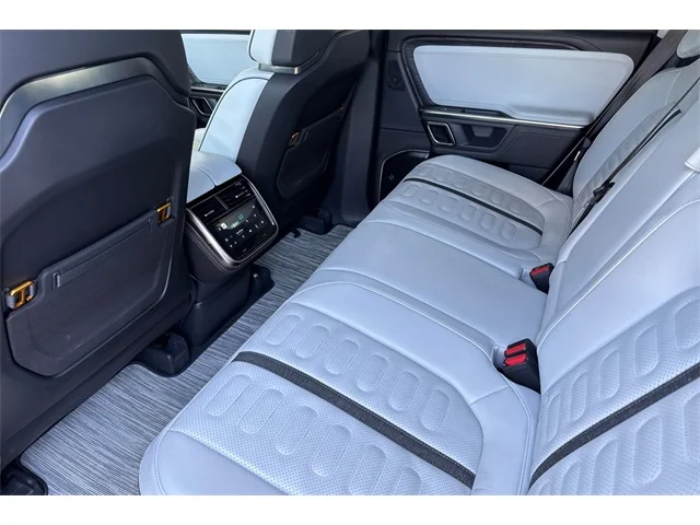 SEMINUEVOS RIVIAN R1T at ELK GROVE in Elk Grove Buick GMC
