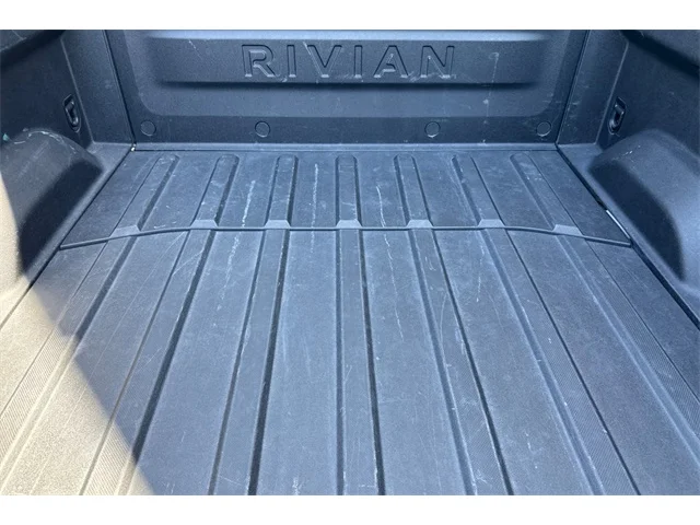SEMINUEVOS RIVIAN R1T at ELK GROVE in Elk Grove Buick GMC
