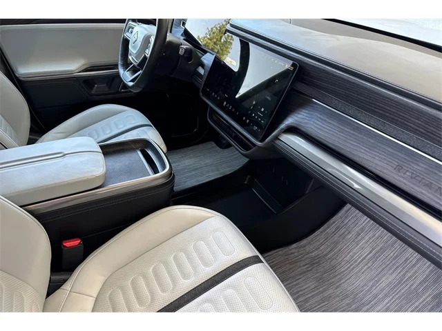 SEMINUEVOS RIVIAN R1T at ELK GROVE in Elk Grove Buick GMC