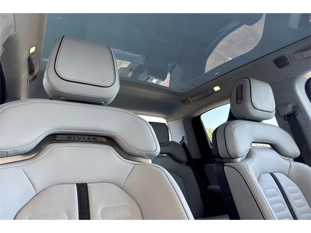 SEMINUEVOS RIVIAN R1T at ELK GROVE in Elk Grove Buick GMC