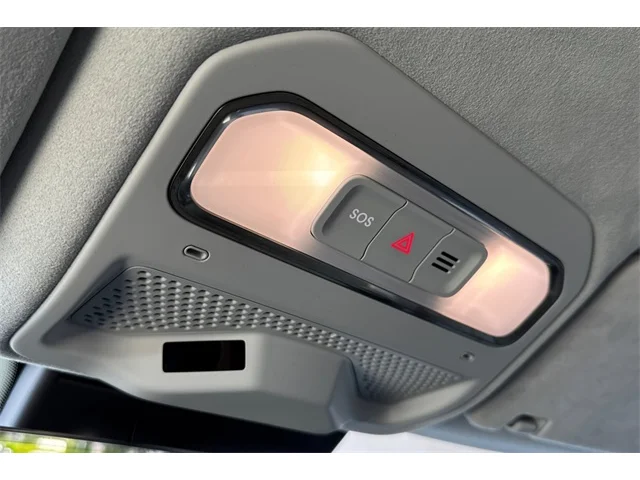 SEMINUEVOS RIVIAN R1T at ELK GROVE in Elk Grove Buick GMC