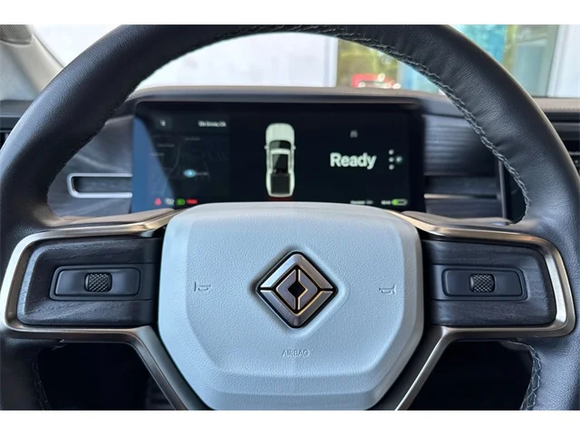 SEMINUEVOS RIVIAN R1T at ELK GROVE in Elk Grove Buick GMC