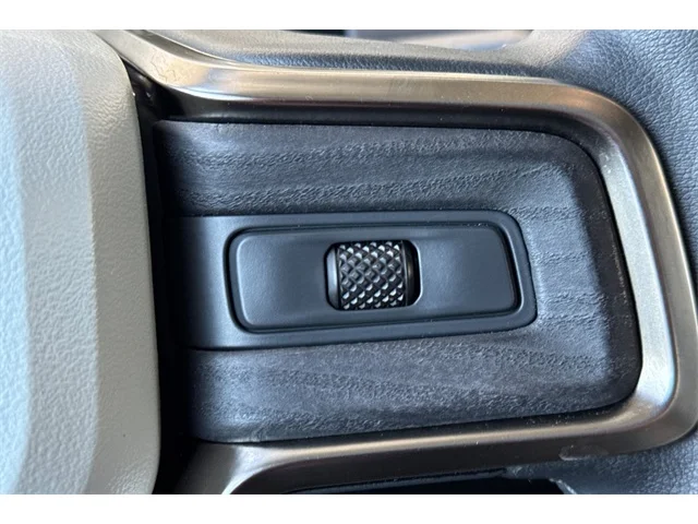 SEMINUEVOS RIVIAN R1T at ELK GROVE in Elk Grove Buick GMC
