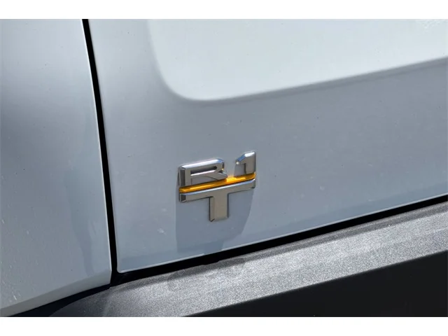 SEMINUEVOS RIVIAN R1T at ELK GROVE in Elk Grove Buick GMC