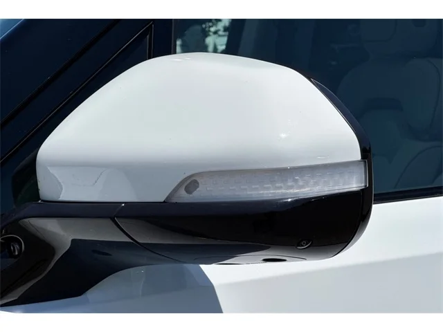 SEMINUEVOS RIVIAN R1T at ELK GROVE in Elk Grove Buick GMC