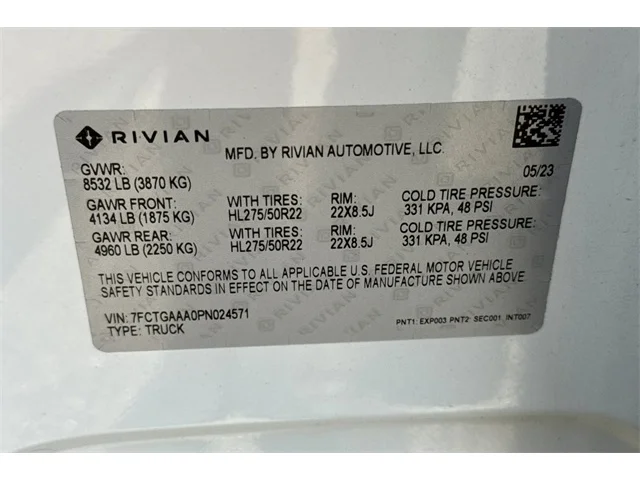 SEMINUEVOS RIVIAN R1T at ELK GROVE in Elk Grove Buick GMC