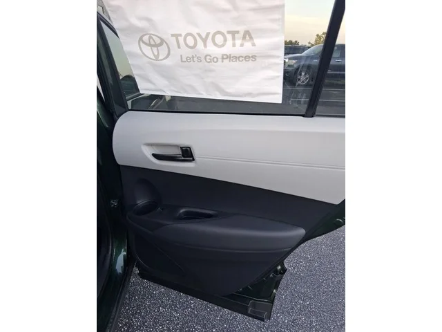 Nuevos TOYOTA COROLLA CROSS à Estados chez autogozo